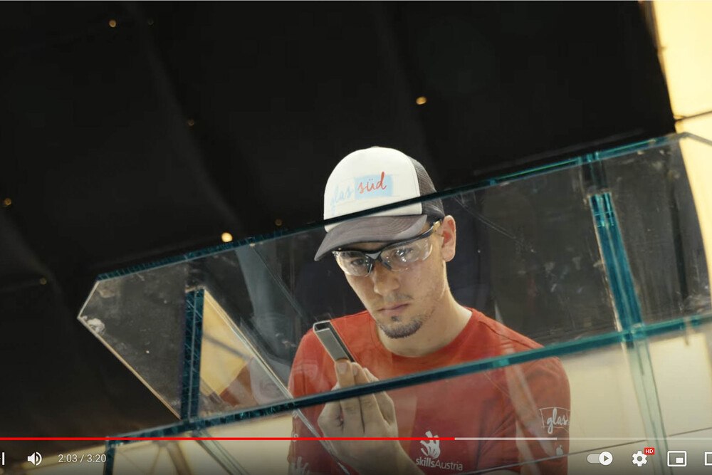 Die Glasbautechniker*innen bei den EuroSkills 2021 im Videorückblick.
© Verein Glas Österreich Die Glasbautechniker*innen bei den EuroSkills 2021 im Videorückblick.