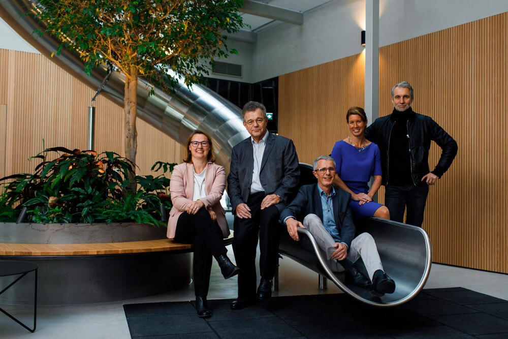 © Adrian Almasan v.l.n.r. Projektsteuerung Moocon Caroline Schleiss, MAM Gründer Peter Röhrig, Projektleiter Norbert Polatschek, Mitglied der MAM Geschäftsleitung Sandra Chini, Architekt Innocad CT Oliver Kupfner