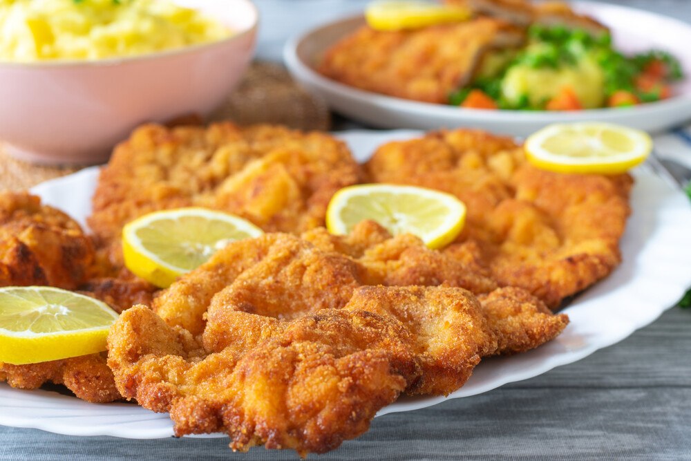 Das Schnitzel könnte nach dem Einkauf gratis werden: Dank Wiener Gastro-Gutschein.
© getty images Das Schnitzel könnte nach dem Einkauf gratis werden: Dank Wiener Gastro-Gutschein.