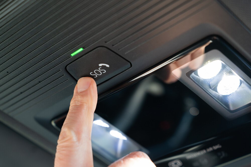 Autofahrer können den Schadenprozess gleich im Auto starten.
© DAT Autofahrer können den Schadenprozess gleich im Auto starten.
