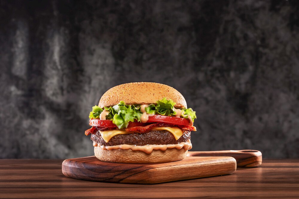 © Getty Images
Rindsfaschiertes wird teurer werden. Das treibt auch die Preise für Burger-Pattys in die Höhe.
Rindsfaschiertes wird teurer werden. Das treibt auch die Preise für Burger-Pattys in die Höhe.