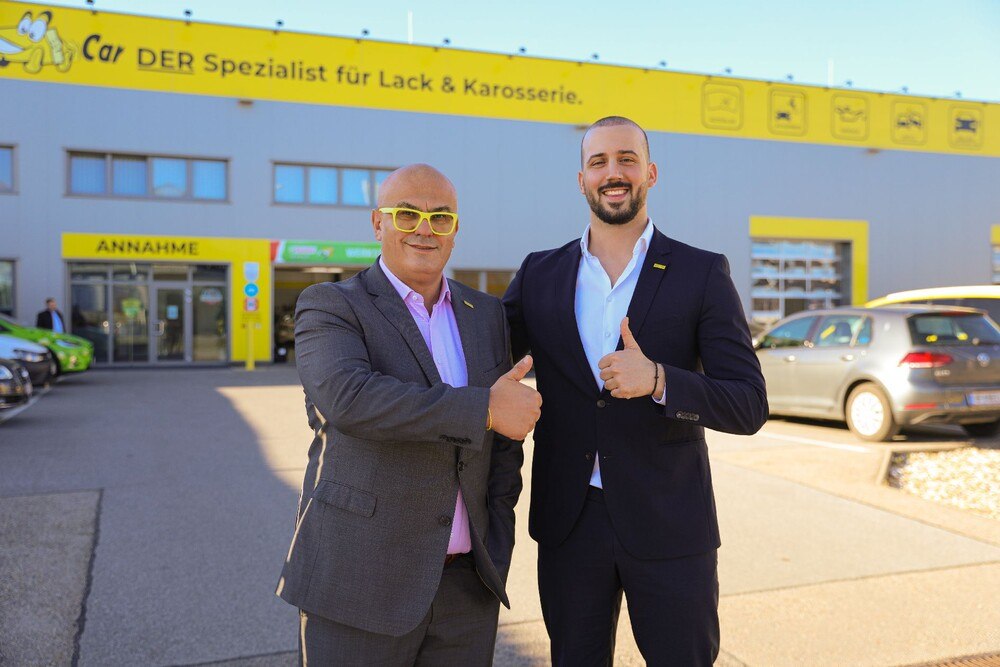 © Lucky Car
Die beiden Lucky Car Geschäftsführer Ossi Matic und Mitar Kos (v.l.) Die beiden Lucky Car Geschäftsführer Ossi Matic und Mitar Kos (v.l.)