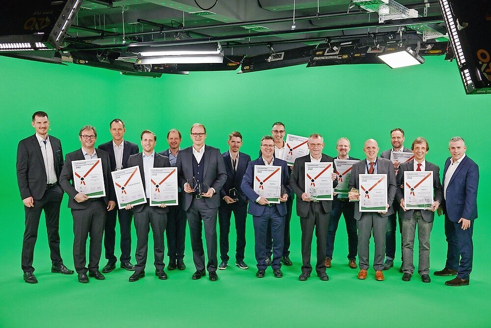 © hl-studios GmbH / NürnbergMesse GmbH
Siegerehrung des Europäischen Druckgusswettbewerbs 2022. Siegerehrung des Europäischen Druckgusswettbewerbs 2022.