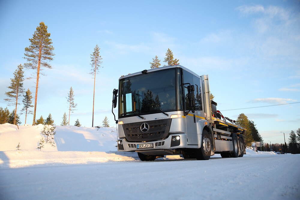 © Mercedes-Benz
Mercedes testet seinen E-Lkw eEconic am Polarkreis in Finnland.
Mercedes eEconic