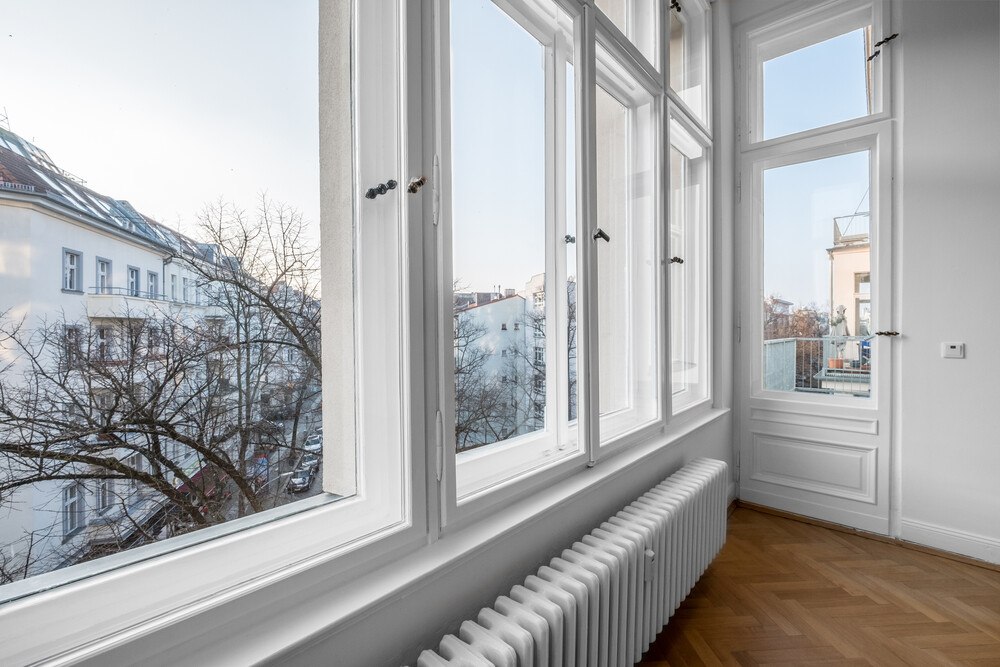 © Getty Images
Der österreichische Fenstermarkt wächst, auch dank gestiegenem Fenstertausch in Eigenheimen.
Der österreichische Fenstermarkt wächst, auch dank gestiegenem Fenstertausch in Eigenheimen.