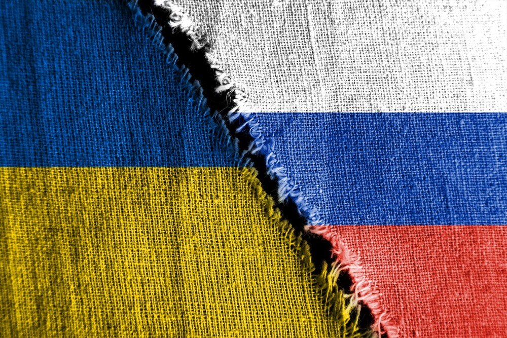 © Getty Images / booblik_uk
Die Kluft zwischen den beiden Flaggen, Russland und der Ukraine, visualisiert in Form zweier Flaggen.
, restricted_html Die Kluft zwischen den beiden Flaggen, Russland und der Ukraine, visualisiert in Form zweier Flaggen.