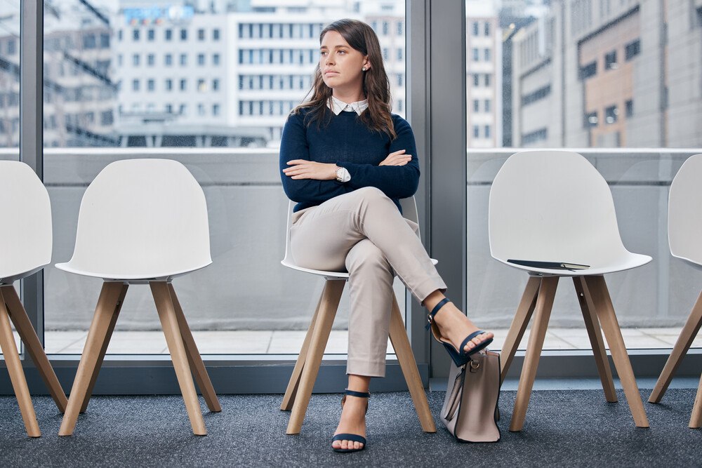 © iStock / Getty Images Plus Wartende Frau