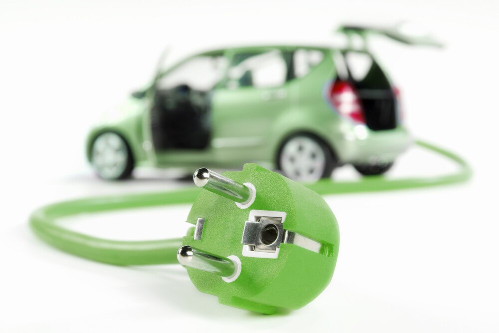 © Magopixa / Getty Images Ladeinfrastruktur beim e-Auto