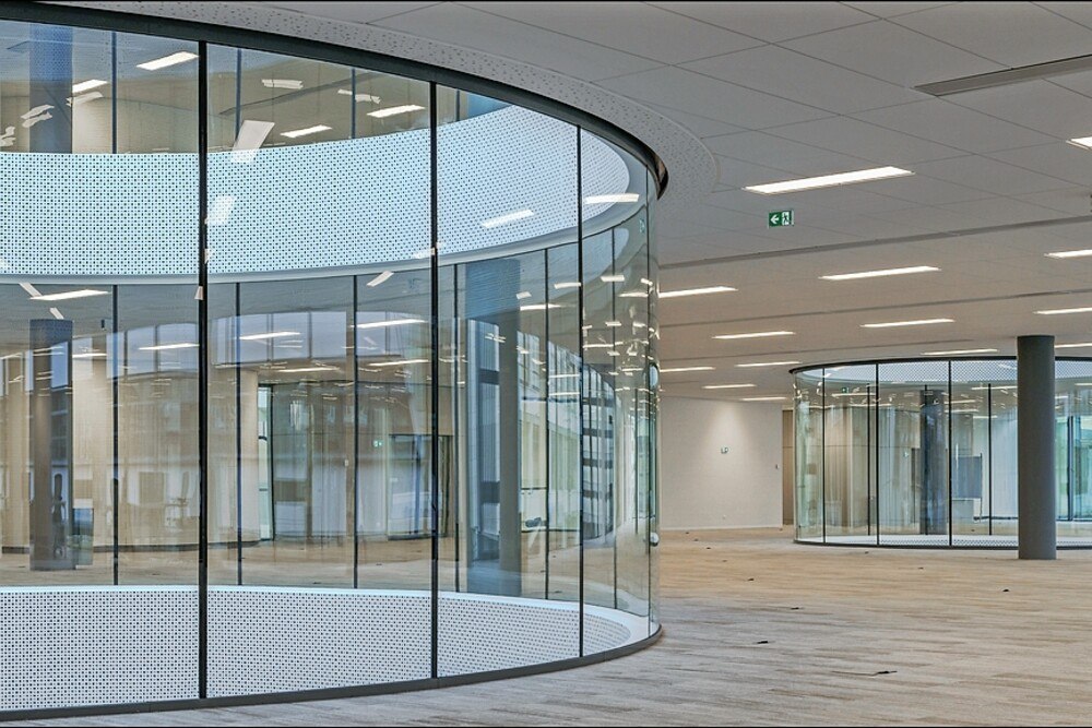 © Vetrotech Saint-Gobain, Fotograf: K. Khalfi
Mehr Gestaltungsvielfalt für hochwertige Brandschutzgläser.
Brandschutzglas.