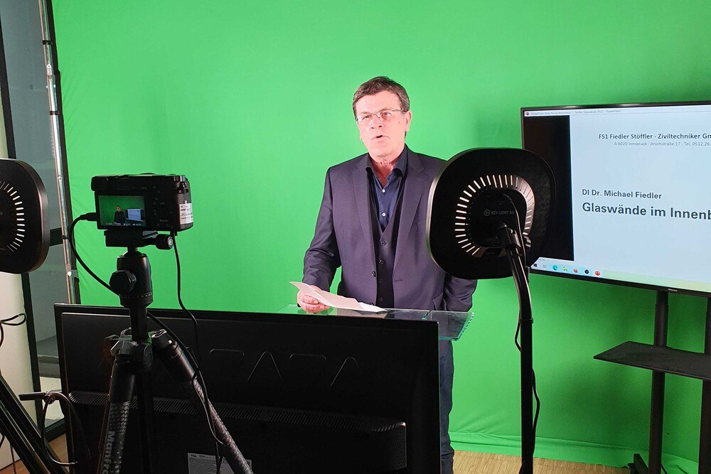 © Michael Marte
Bundesinnungsmeister Walter Stackler begrüßte rund 80 Teilnehmer*innen aus ganz Österreich zum zweiten Online-Seminar für Facharbeiter*innen.
, restricted_html Bundesinnungsmeister Walter Stackler begrüßte rund 80 Teilnehmer*innen aus ganz Österreich zum zweiten Online-Seminar für Facharbeiter*innen.