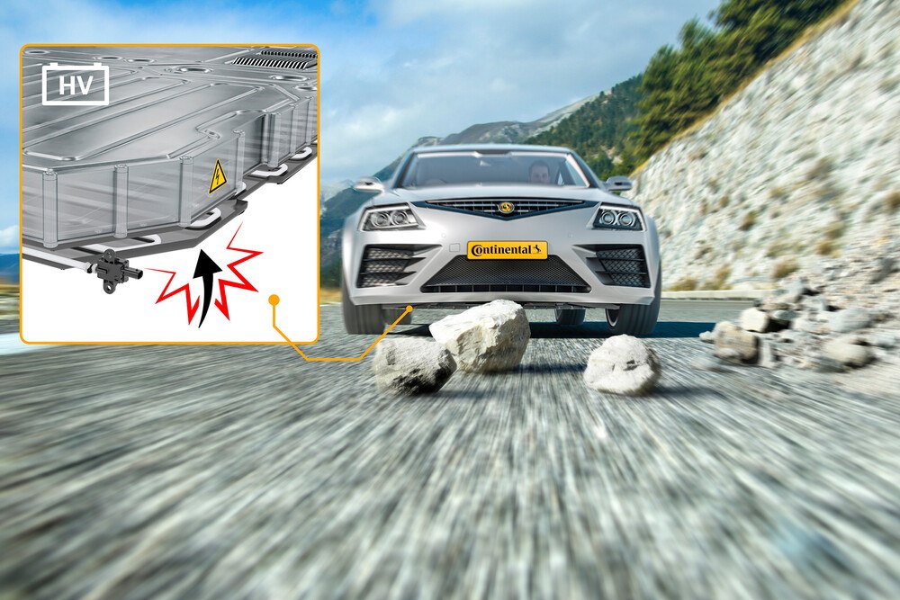© Continental
Aufgewirbelte Steine können den Akku beschädigen.
Brandalarm an Bord