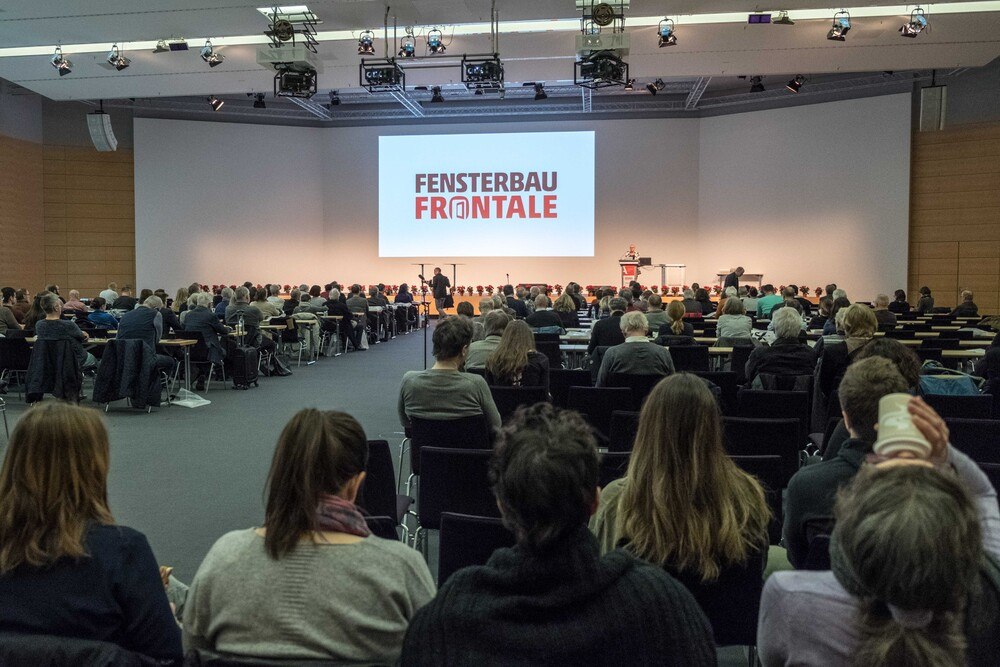 Auf die Besucher*innen der Fensterbau Frontale 2022 wartet ein umfangreiches Rahmenprogramm.
© NürnbergMesse Auf die Besucher*innen der Fensterbau Frontale 2022 wartet ein umfangreiches Rahmenprogramm.