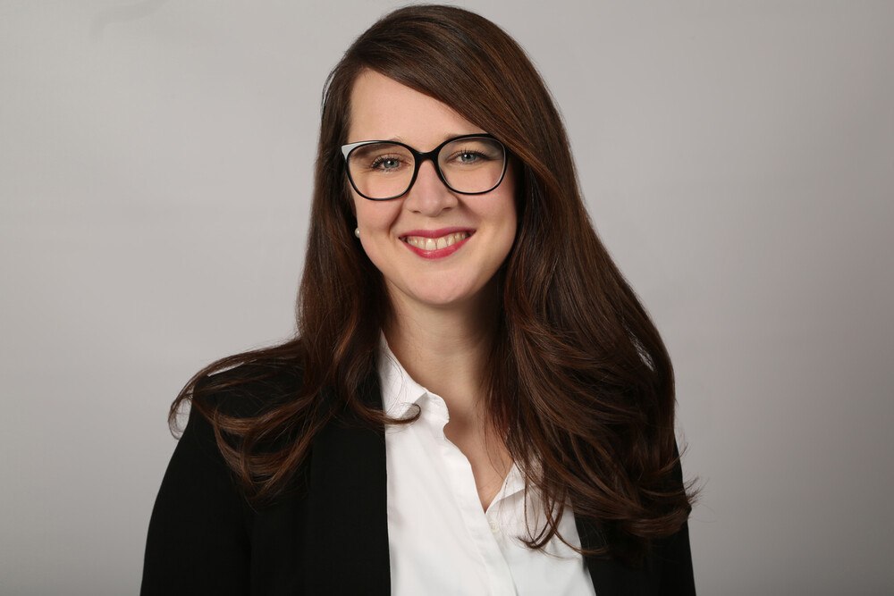 © Swisspacer
Sarah Köring ist seit dem 1. April die neue Vertriebsleiterin für Europa bei Swisspacer.
Sarah Köring ist seit dem 1. April die neue Vertriebsleiterin für Europa bei Swisspacer.