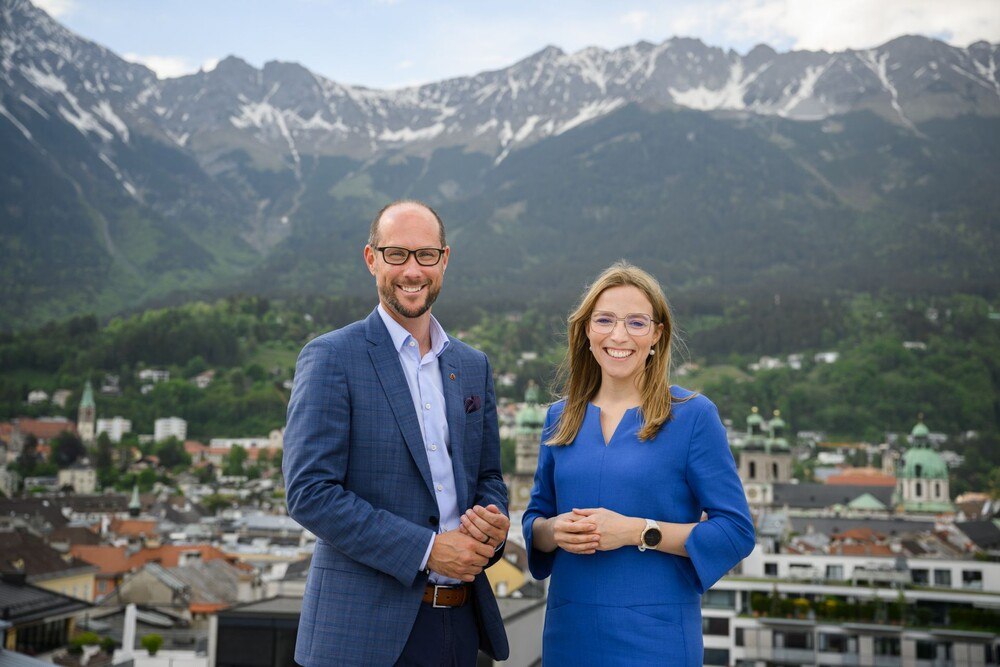 Mario Gerber, Obmann von Innsbruck Tourismus, und die designierte Geschäftsführerin Barbara Plattner
© Innsbruck Tourismus / Franz Oss Mario Gerber, Obmann von Innsbruck Tourismus, und die designierte Geschäftsführerin Barbara Plattner