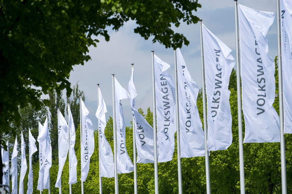© Volkswagen AG Flaggen VW