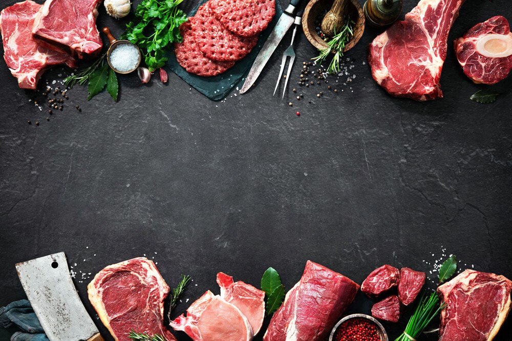 © Getty Images / AlexRaths Die Mehrheit will nicht auf Fleisch verzichten. Aber die Alternativen schmecken immer besser.