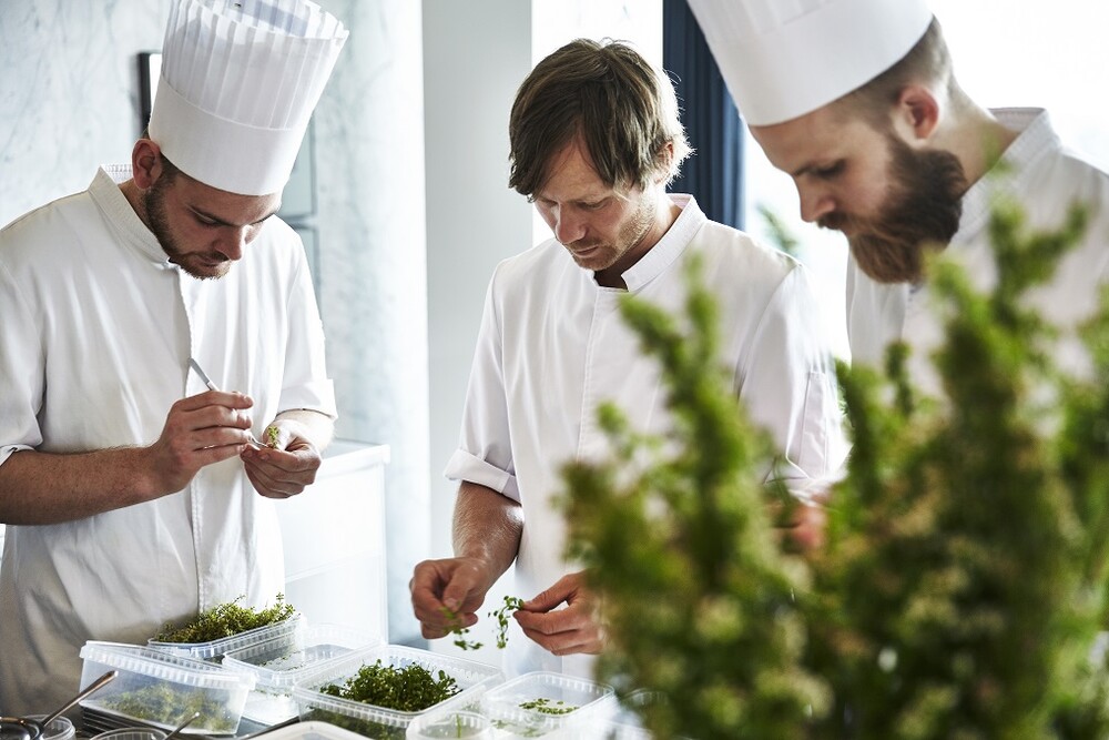 © Claes Bech-Poulsen Rasmus Kofoed und sein Team im Geranium liefern exakte Handarbeit.