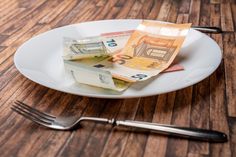 © Getty Images Viele Gäste sind nicht bereit mehr für einen gefüllten Teller zu zahlen.