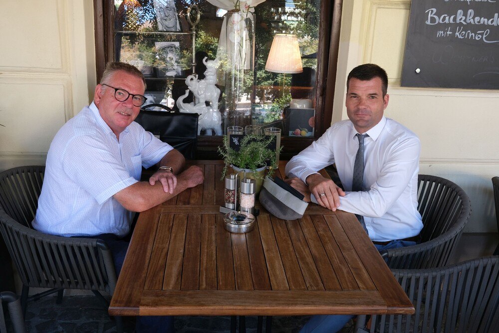 © Peter Seipel
Manfred Kubik (WKO) und Alexander Bayer (VVO) führen im Interesse ihrer Mitglieder harte Verhandlungen.
Manfred Kubik (WKO) und Alexander Bayer (VVO)