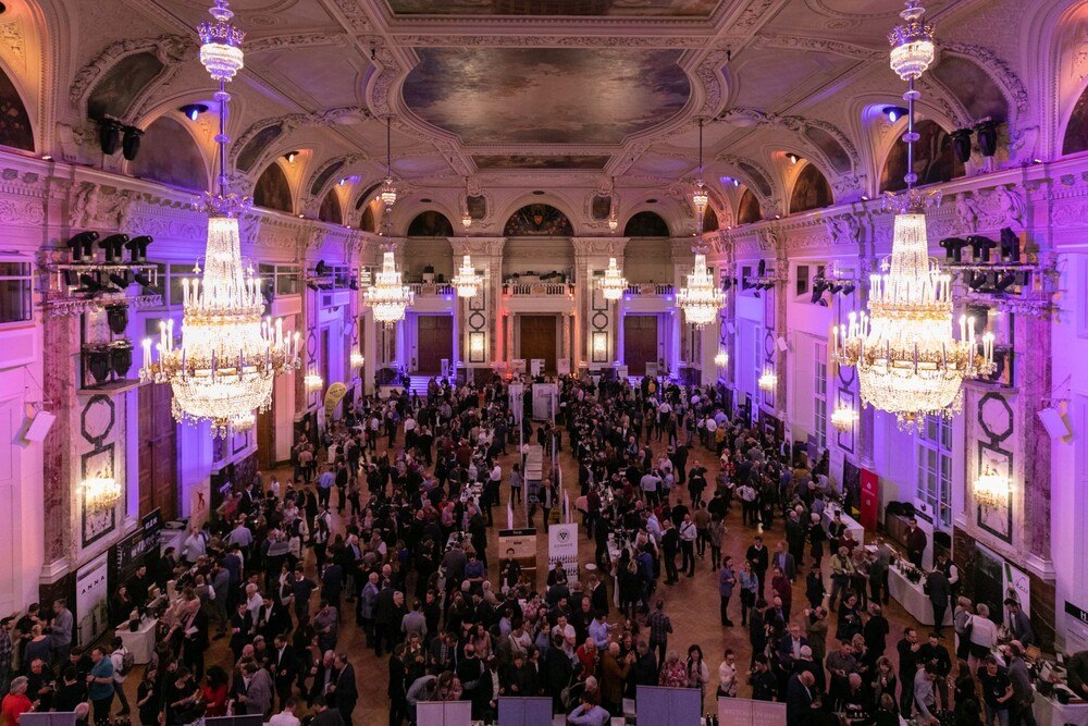 © Wein Burgenland Blick auf den Verkostungsbereich in der Wiener Hofburg