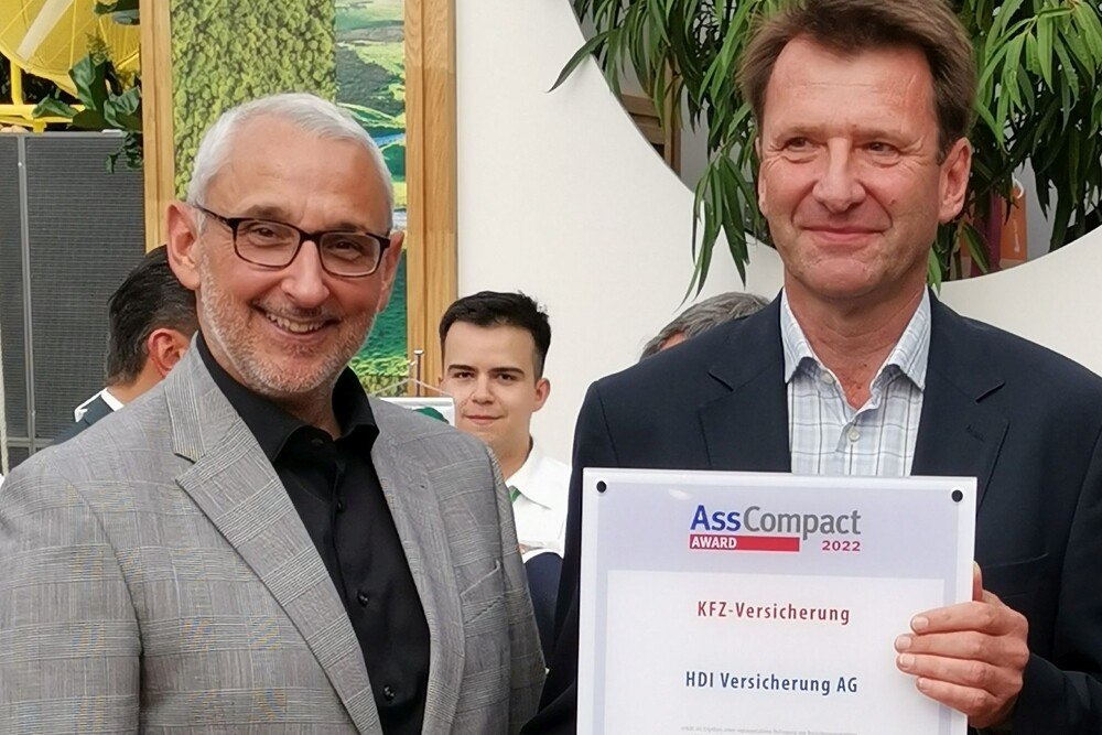 © HDI Versicherung AG
Thomas Lackner (HDI Vorstand), Günther Weiß (HDI Vorstandsvorsitzender) (v.l)
, restricted_html Thomas Lackner (HDI Vorstand), Günther Weiß (HDI Vorstandsvorsitzender) (v.l)