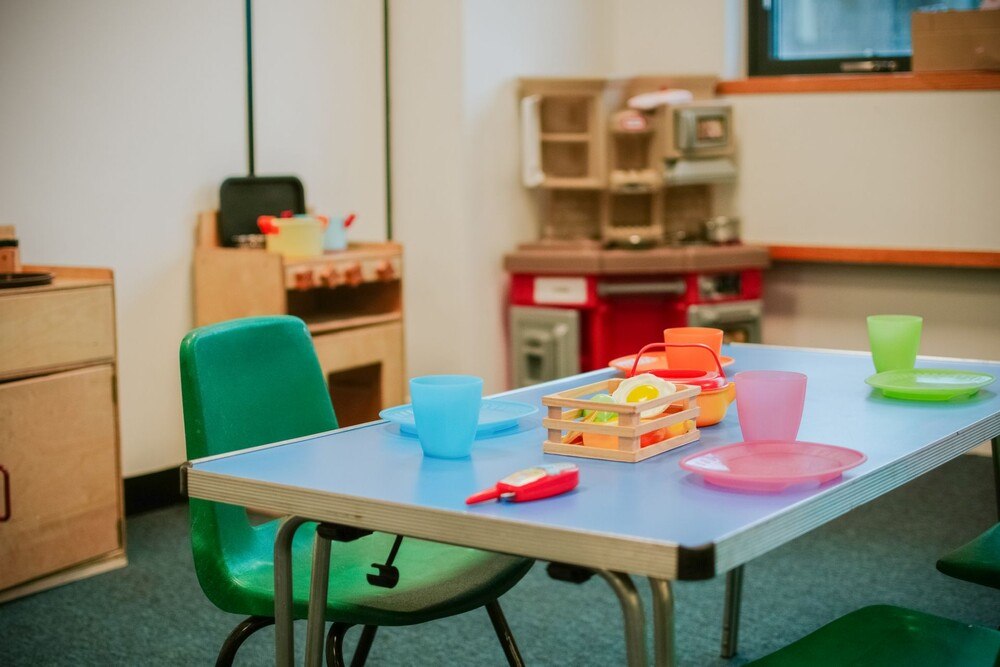 © iStock / Getty Images Plus / Jianbi Chen Symbolfoto Kinderbetreuung