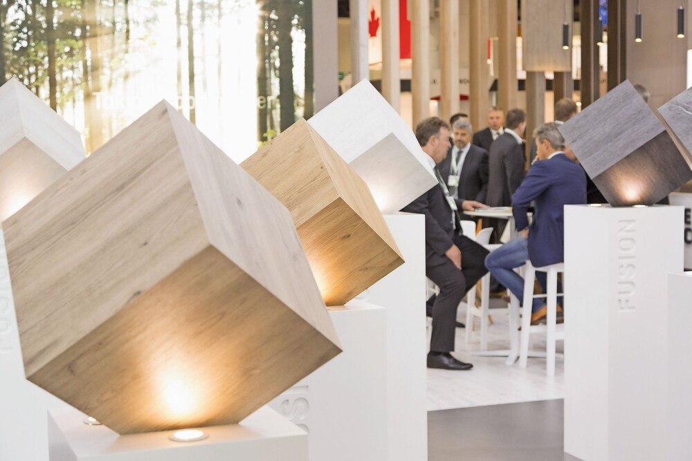 © Koeln Messe
Die Interzum in Köln findet 2023 wieder live und vor Ort statt.
Interzum 2023