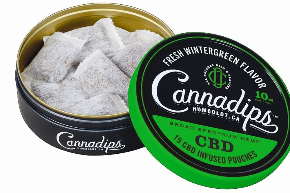 © Cannadips offene Dose mit Cannadips CBD-Pouches