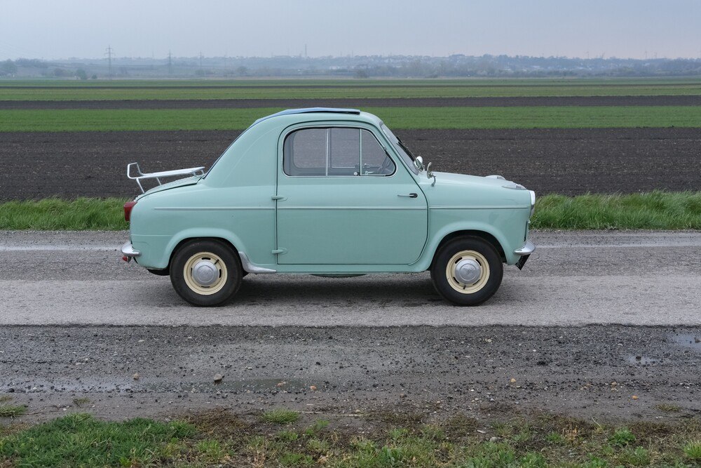 © Peter Seipel
Gefragter Kabinenroller: Vespa 400 aus den 1950er Jahren.
Gefragter Kabinenroller: Vespa 400 aus den 1950er Jahren.