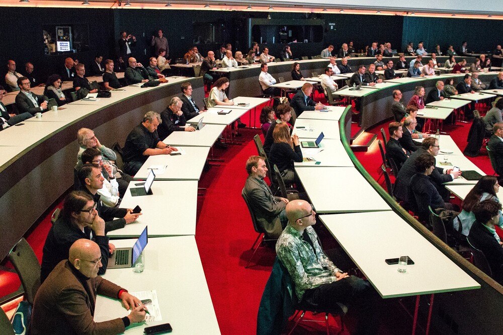 © Advanced Building Skins Conference
Am 20. und 21. Oktober 2022 fand in Bern (CH) die 17. Advanced Building Skins Conference statt.
Am 20. und 21. Oktober 2022 fand in Bern (CH) die 17. Advanced Building Skins Conference statt.