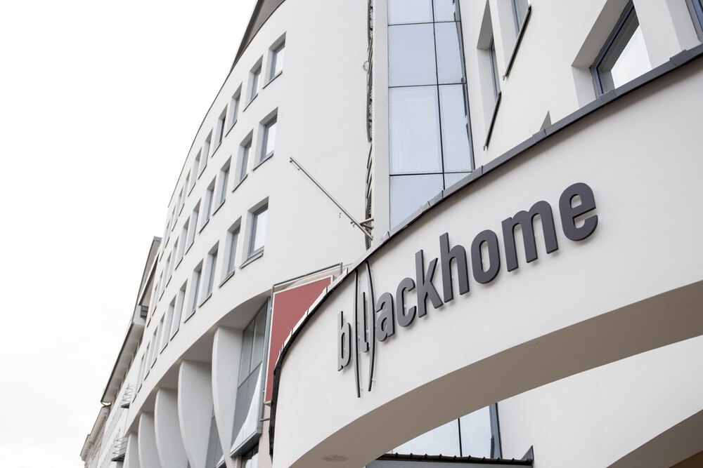 © BLACKHOME Blackhome