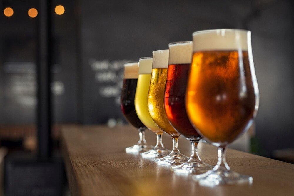 © iStock / Getty Images Plus / Ridofranz Biergläser