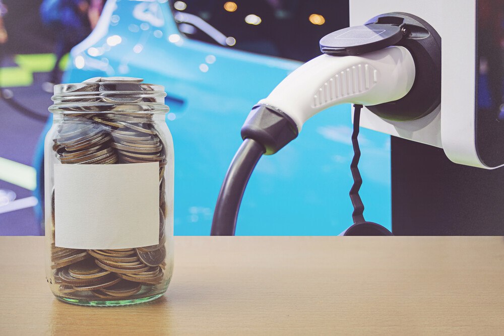 © zenstock / / iStock / Getty Images Plus / Getty Images E-Auto Fuhrpark Förderungen
