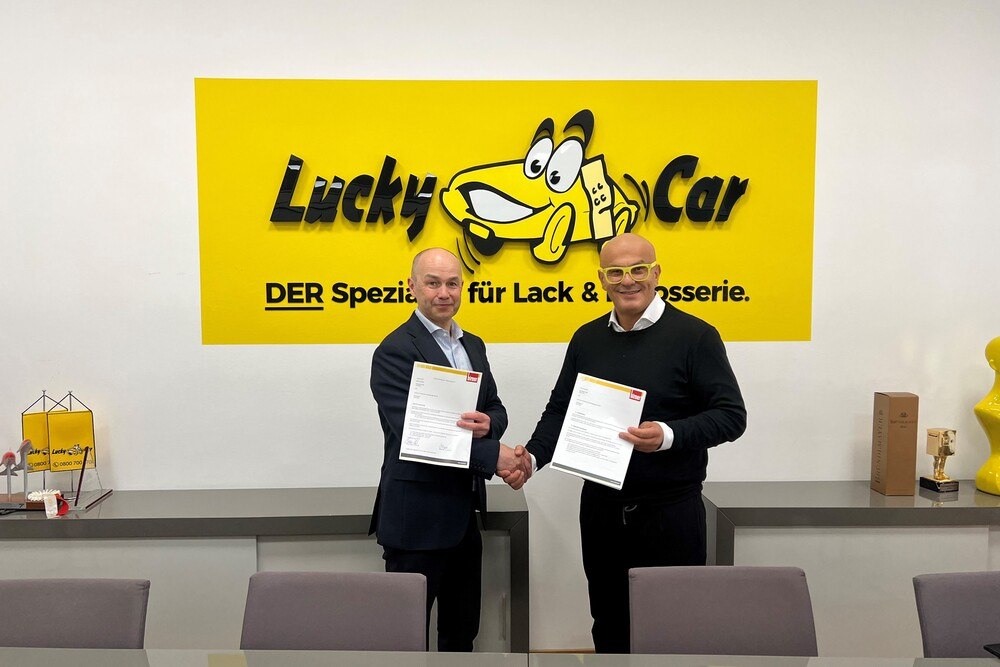 © Lucky Car
Franz Lettner (GF Birner) und Ossi Matic (Gründer Lucky Car) verlängern ihre Partnerschaft (v.l.).
Franz Lettner (GF Birner) und Ossi Matic (Gründer Lucky Car) verlängern ihre Partnerschaft (v.l.).