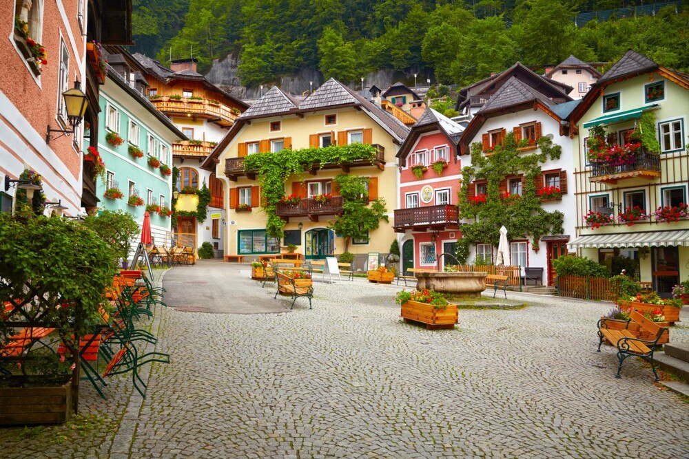 © iStock / Getty Images Plus / silverjohn Hallstatt