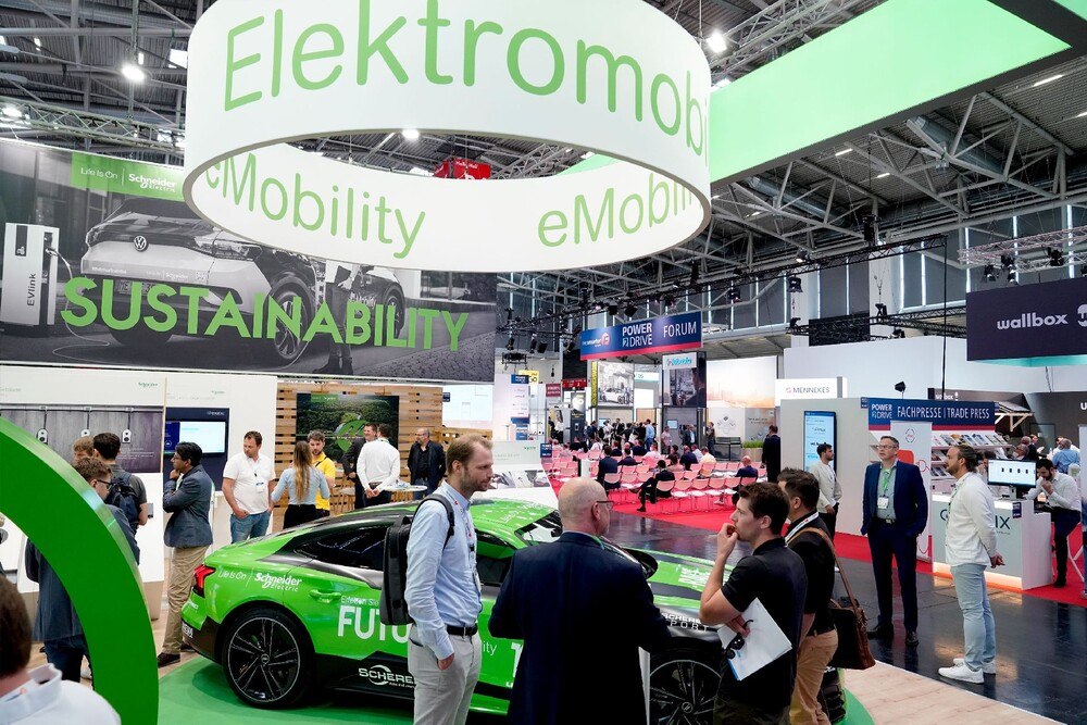 © Power2Drive
Die E-Mobilitätsfachmesse "Power2Drive" geht von 14. bis 16. Juni in München über die Bühne.
Die E-Mobilitätsfachmesse "Power2Drive" geht von 14. bis 16. Juni in München über die Bühne.