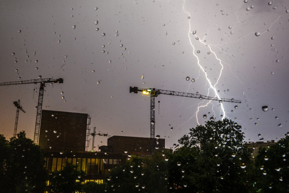 © Damian Palus iStock Getty Images Plus
Baukran im Gewitter
Baustelle im Gewitter