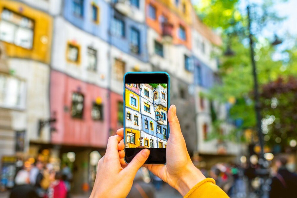 © iStock / Getty Images Plus / RossHelen Wien Hundertwasser Haus