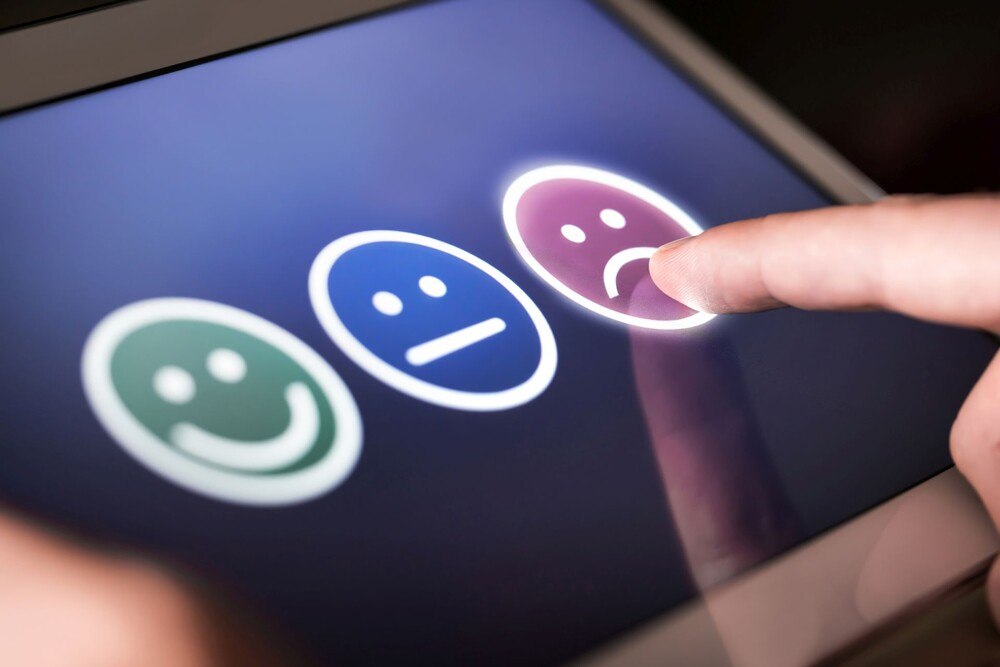 © iStock / Getty Images Plus / Tero Vesalainen Feedback Umfrage
