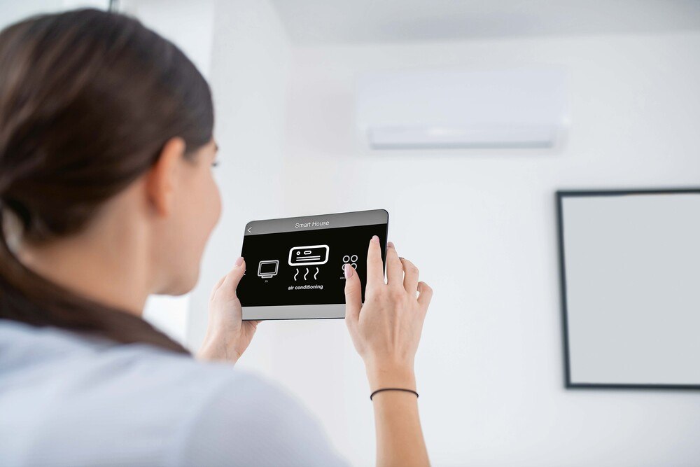 © getty images / zinkevych / i stock getty images plus via getty images In Smart-Home-Systeme eingebunden, lassen sich Klimasysteme deutlich effizienter nutzen.
