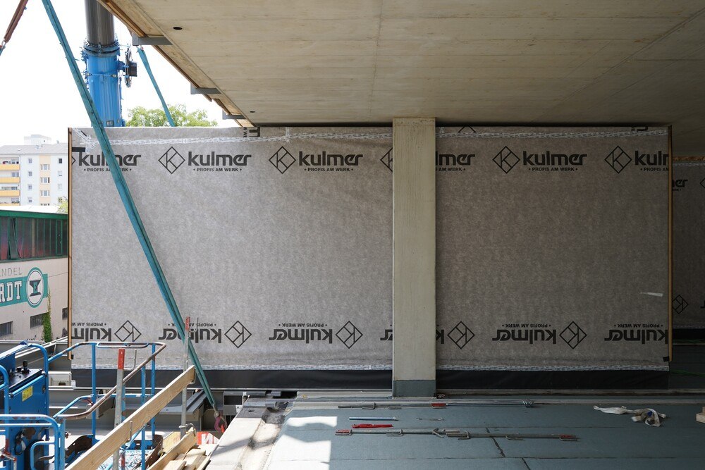 Ein Modul wird in das "Terminal" eingeschoben