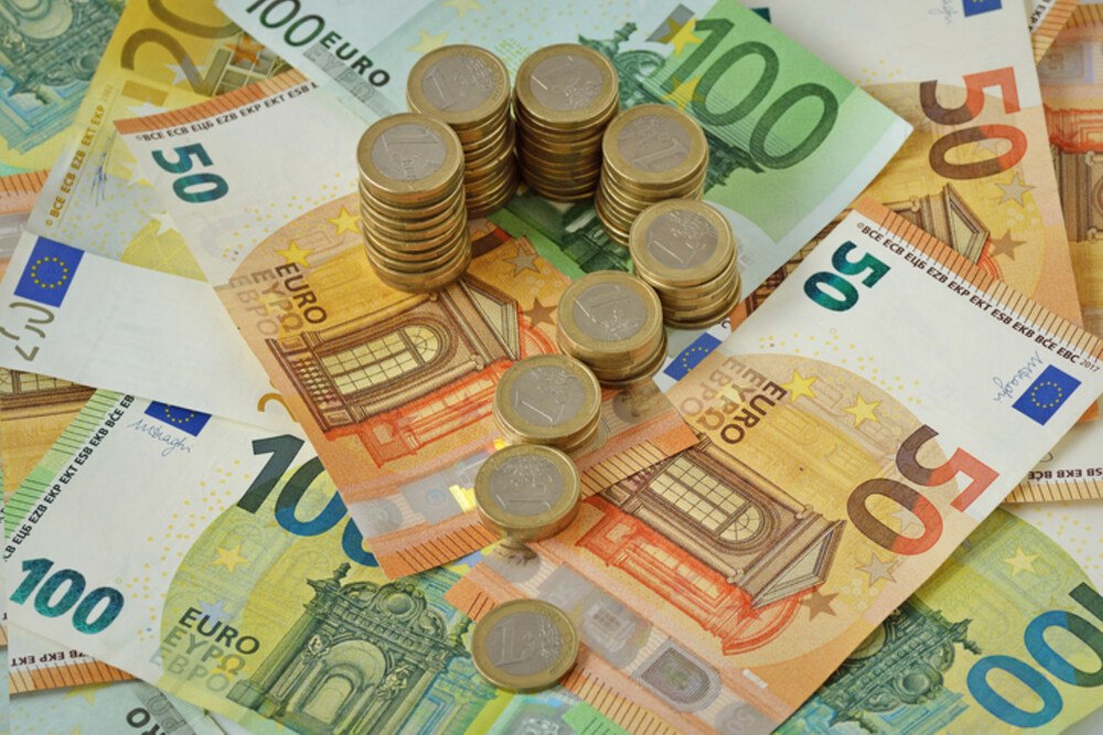 © CalypsoArt iStock Getty Images Plus Geldscheine und Münzen