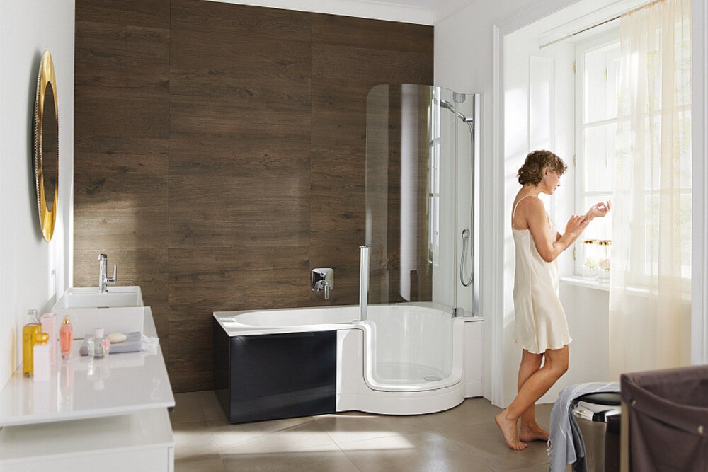 © Artweger
Die Artweger Twinline, eine Kombination aus vollwertiger Dusche und komfortabler Badewanne
Badezimmer