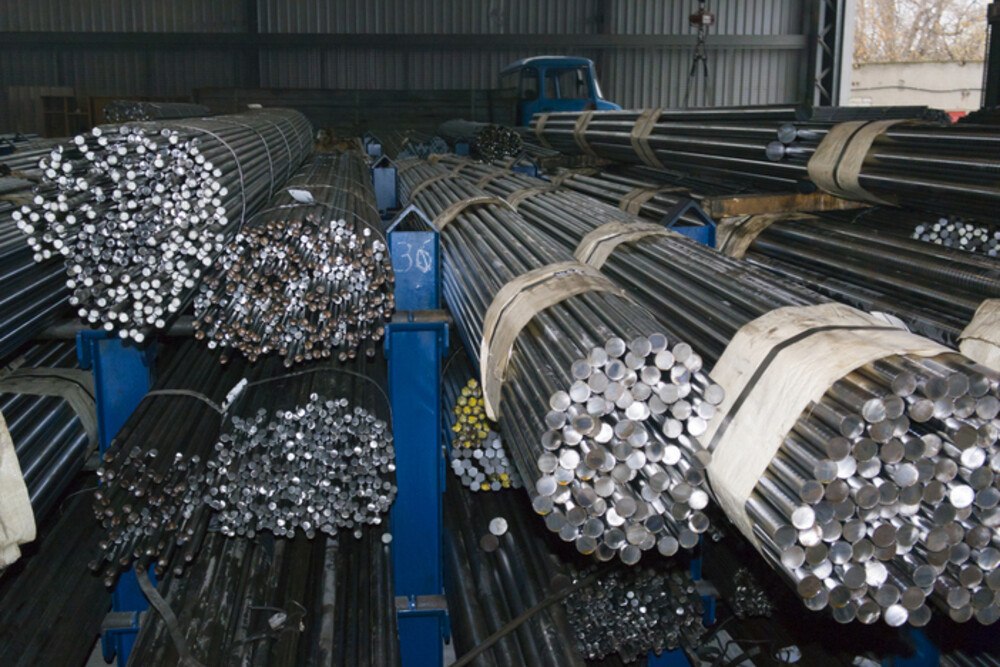 © AlexLMX iStock / Getty Images Plus Stahlröhren