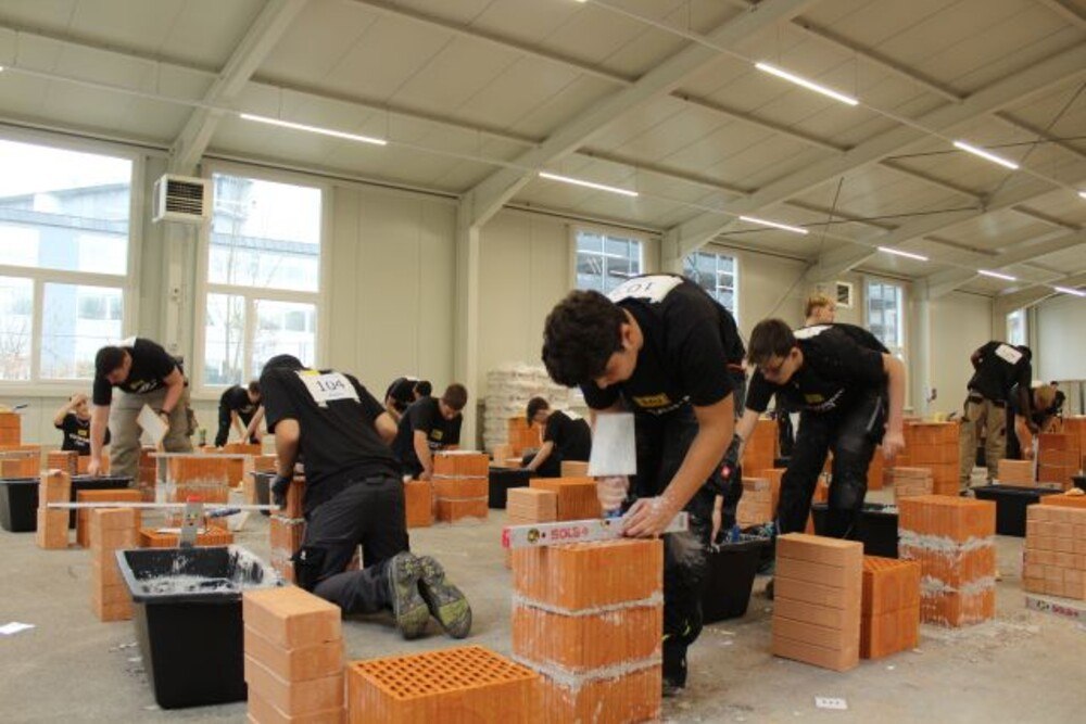 © Bauakademie Tirol
Mehr als 500 Teilnehmer beim Bau-Lehrlings-Casting
Mehr als 500 Teilnehmer beim Bau-Lehrlings-Casting.