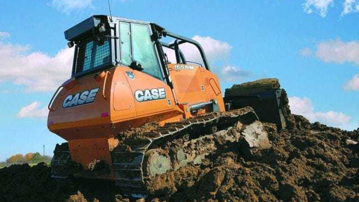 Abgaslösung mit SCR-Technologie: Case stellt auf der Bauma Planierraupen vor, die als Einzige mit der SCR-Technologie die Vorschriften der Stufe IIIB erreichen. Die Technik ist treibstoffsparender, benötigt aber AdBlue. Foto: Case