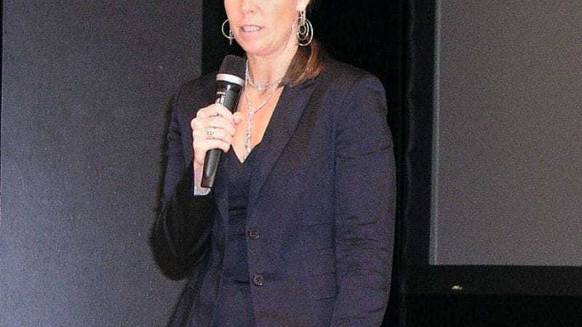 DI Sylvia Polleres (HFA) begrüßte die Teilnehmer der Holz_Haus_Tage 2014. Foto: Holzforschung Austria.