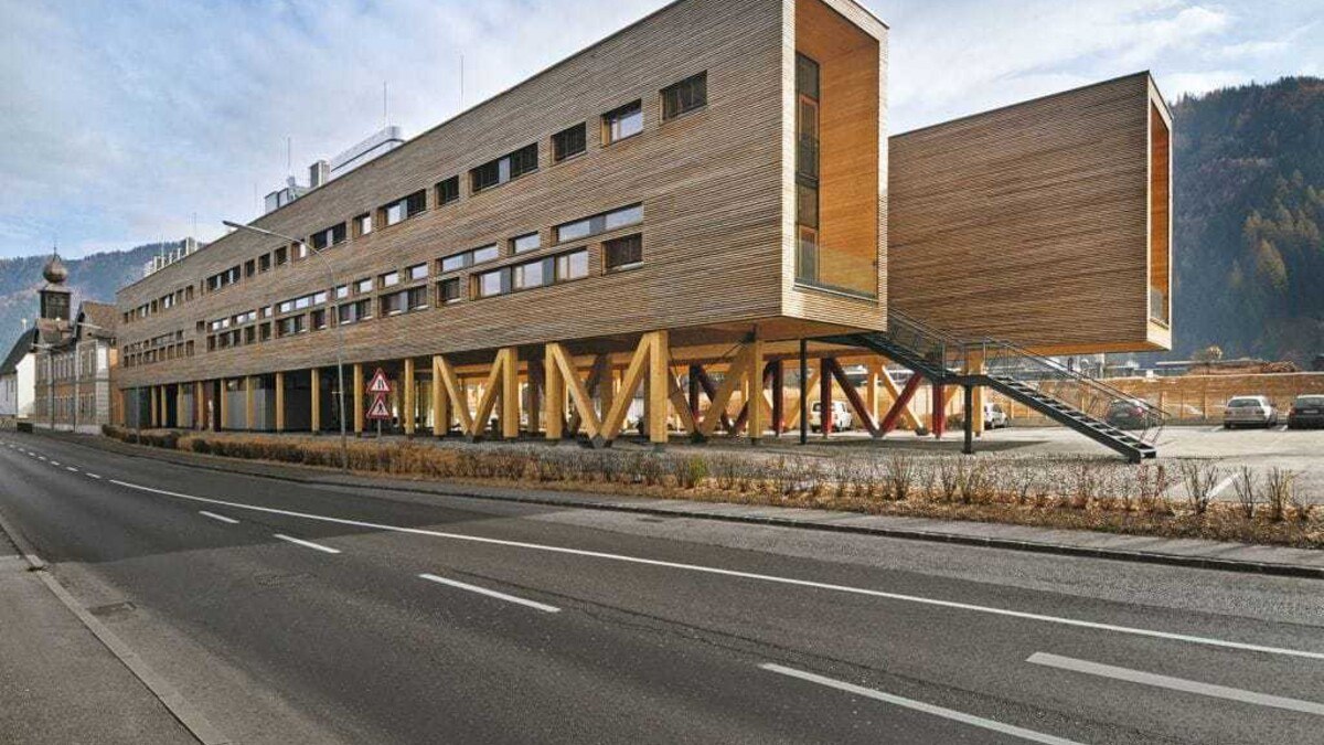 In nur zwei Wochen wurde das Bürogebäude von Mayr-Melnhof Holz in Leoben in Holz-Fertigbauweise errichtet. Architekt: Werner Nussmüller. Foto: mm-holz/koller-fotografie.at.