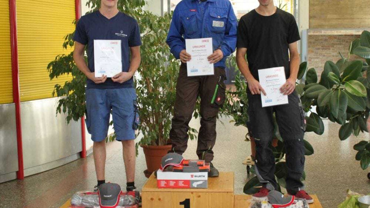 Metallbautechnik 2. Lehrjahr: 1. Marvin Kleinfercher (LB: Metallbau Wilhelmer Projekt GmbH), 2. Günther Dolzer (LB: Metallbau Selinger GmbH), 3. Bernhard Platzner (LB: Metallbau Wilhelmer Projekt GmbH)