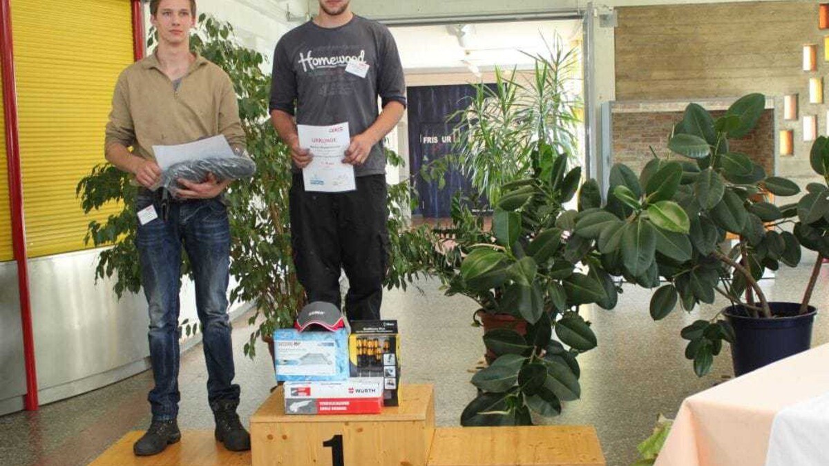 Schmiedetechnik 2. Lehrjahr: 1. Markus Niederbichler (LB: Gebhard Bergner) 2. Jakob Oitzinger